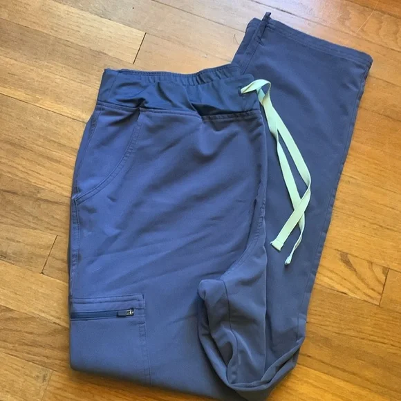 Gray Figs scrub set - Picture 5 of 7